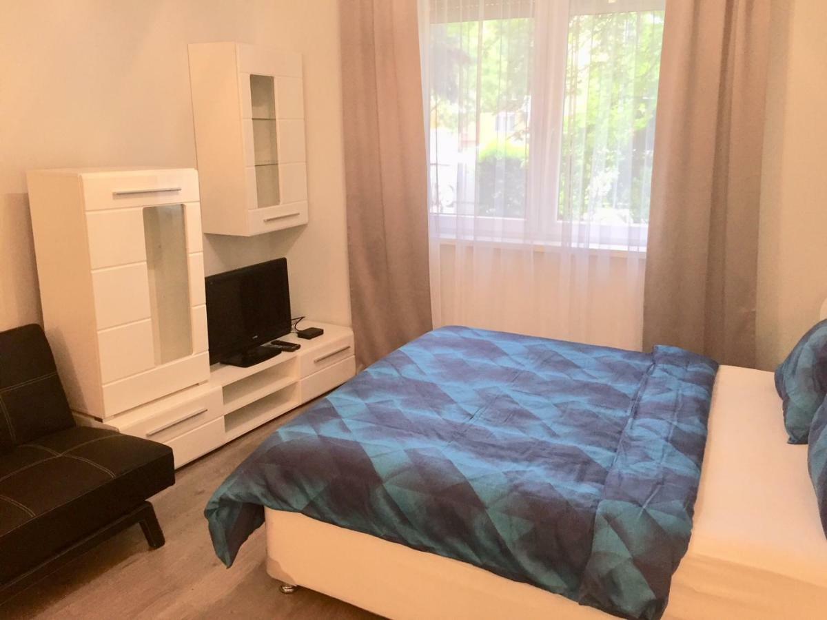 Miracle Apartman Sarvar Appartement Buitenkant foto